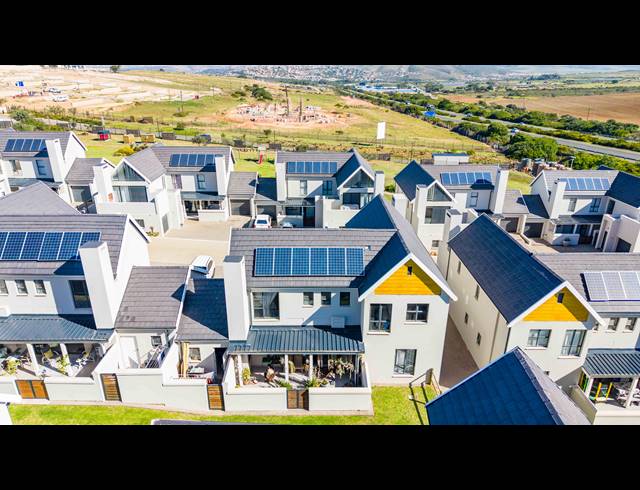 2 BEDROOM TOWNHOUSE FOR SALE IN HARTLAND LIFESTYLE ESTATE
